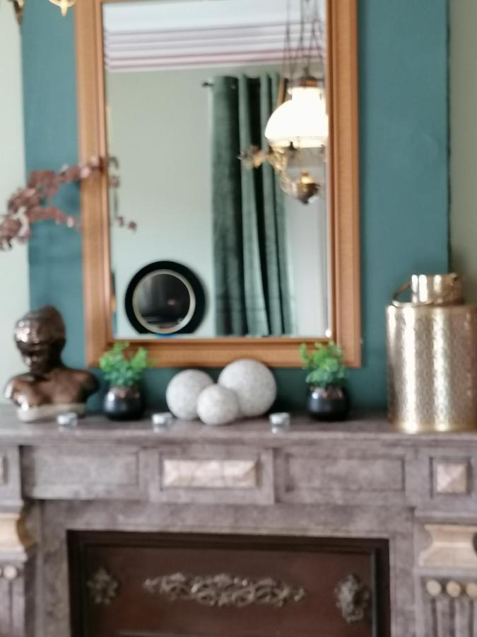 Maison D'Hote Les Notes Endormie Chambre Secrete Berzee Zewnętrze zdjęcie