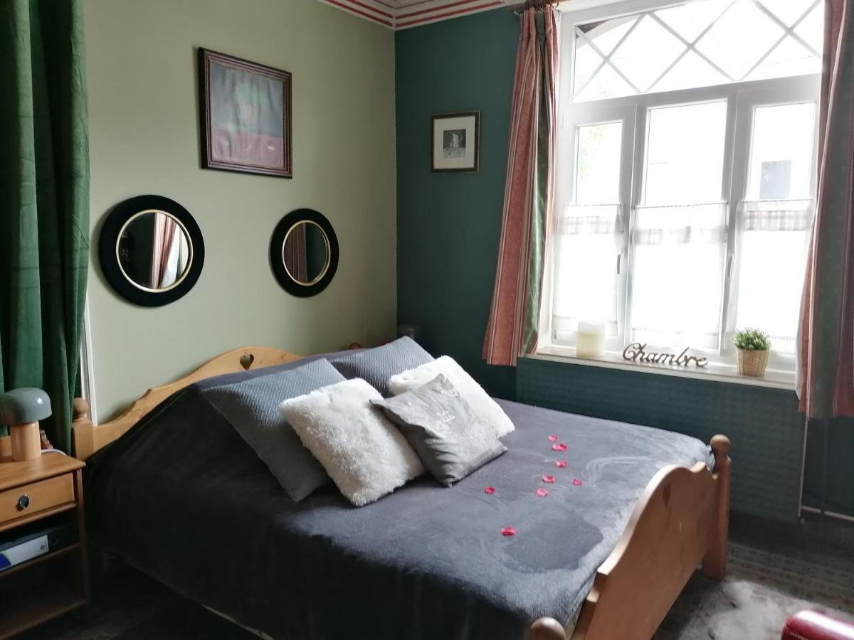 Maison D'Hote Les Notes Endormie Chambre Secrete Berzee Zewnętrze zdjęcie