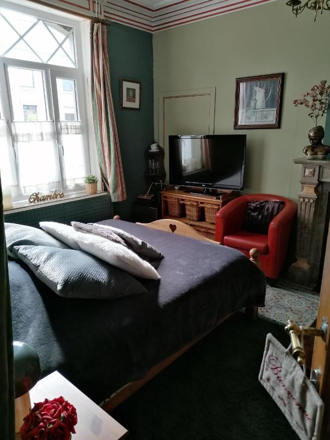 Maison D'Hote Les Notes Endormie Chambre Secrete Berzee Zewnętrze zdjęcie