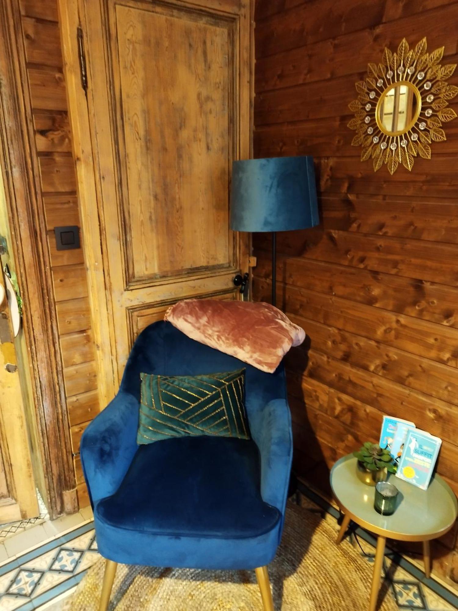 Maison D'Hote Les Notes Endormie Chambre Secrete Berzee Zewnętrze zdjęcie