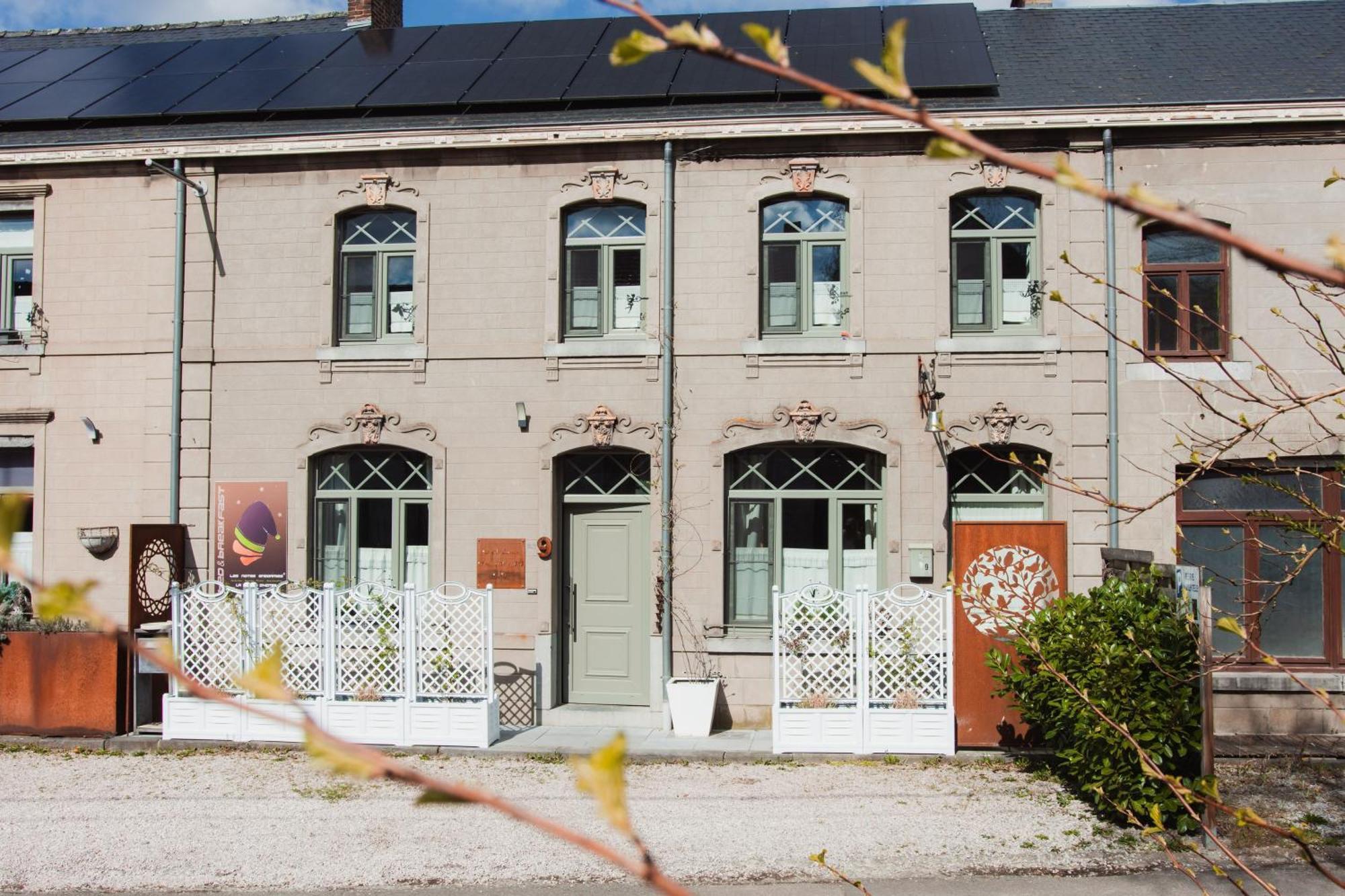 Maison D'Hote Les Notes Endormie Chambre Secrete Berzee Zewnętrze zdjęcie