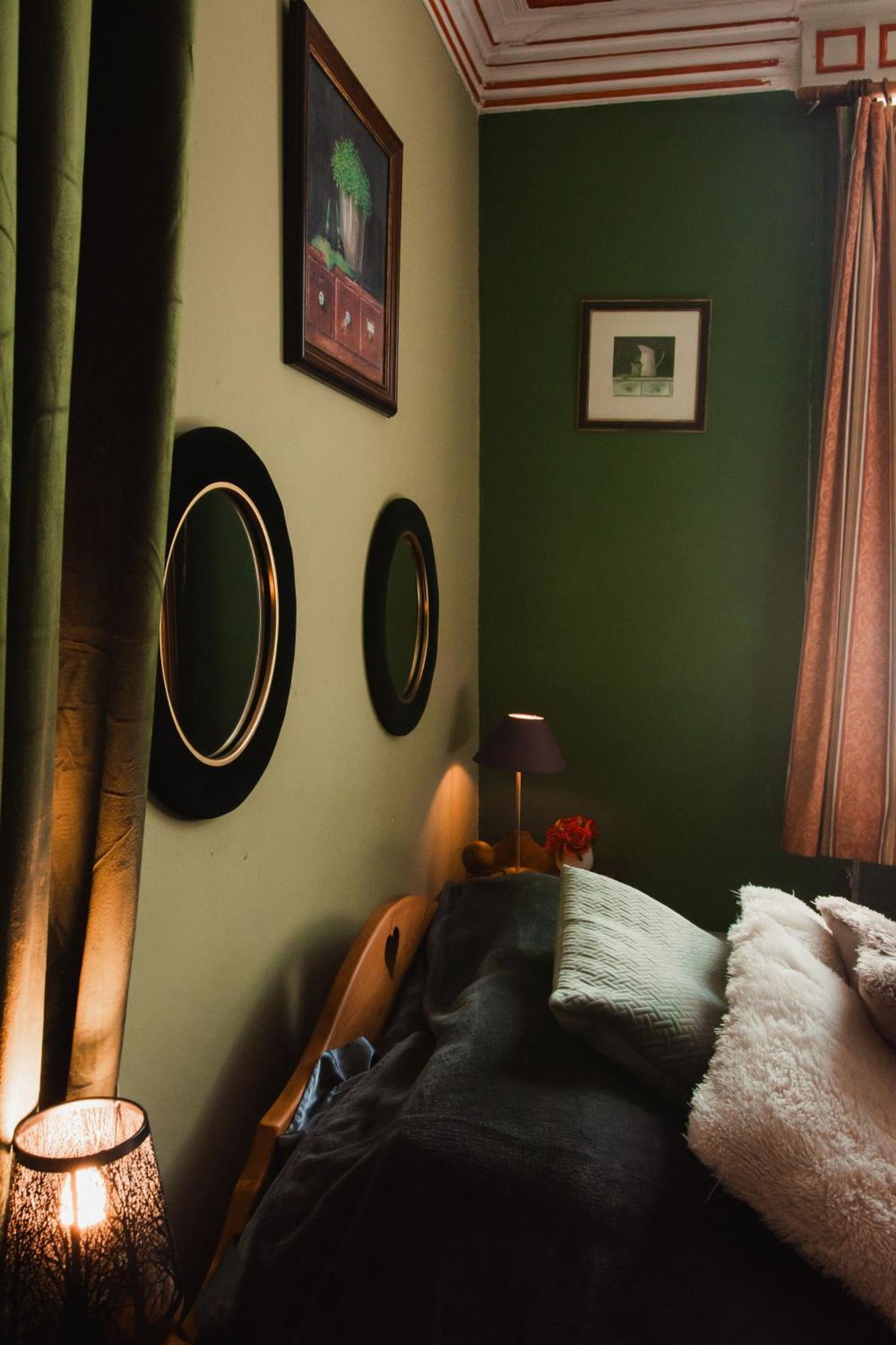 Maison D'Hote Les Notes Endormie Chambre Secrete Berzee Zewnętrze zdjęcie